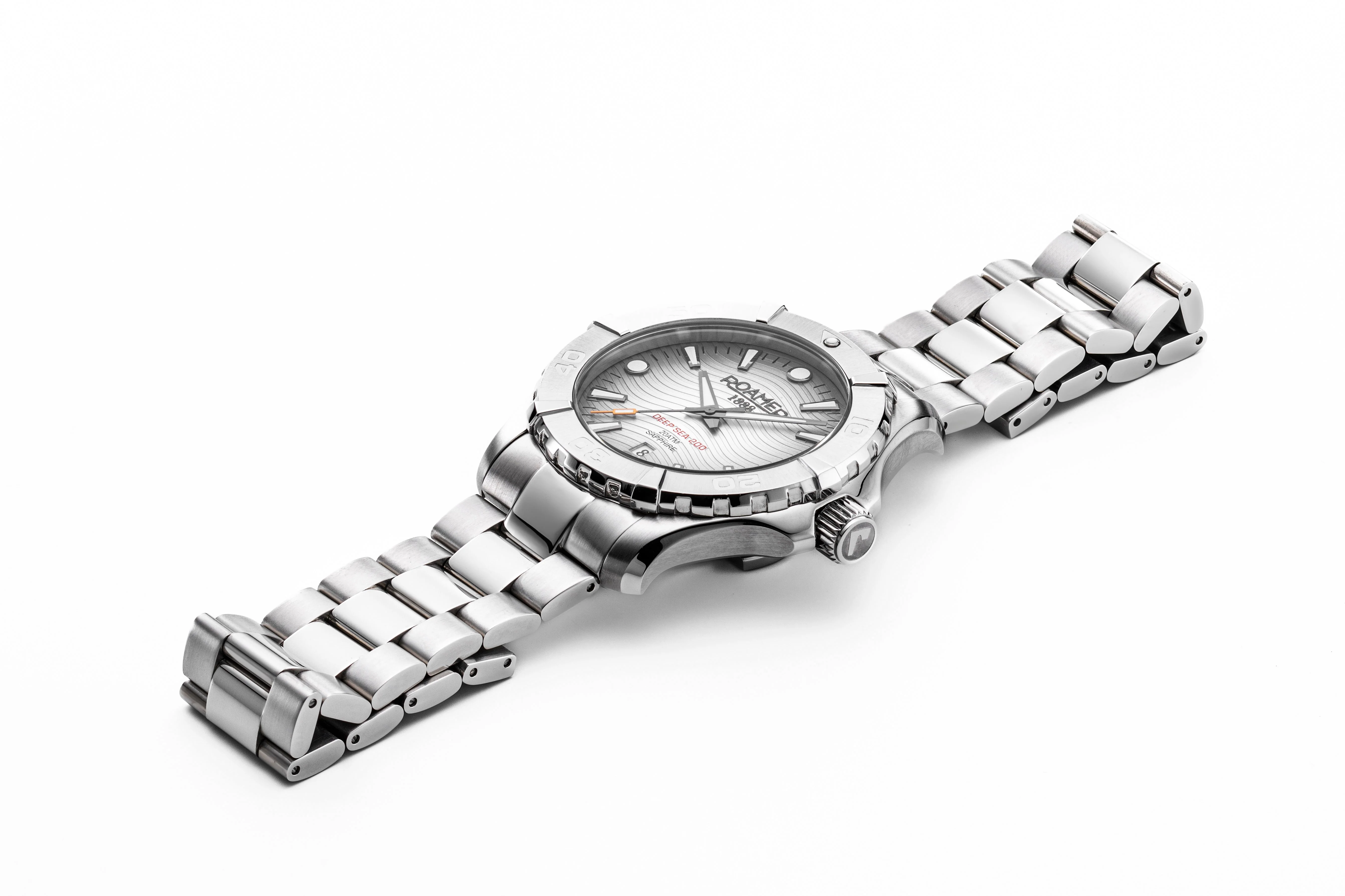 Deep Sea 200 43 mm Quartz Three-Hand Date Silver Dial Silver Bracelet Sapphire glass Stainless Steel swiss watch - Image 3